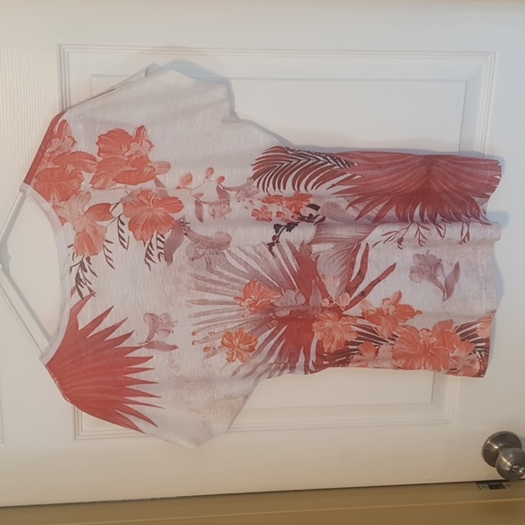 Essentials tee - Picture 3 of 4